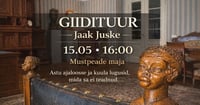 Mustpeade maja giidituur Jaak Juskega .